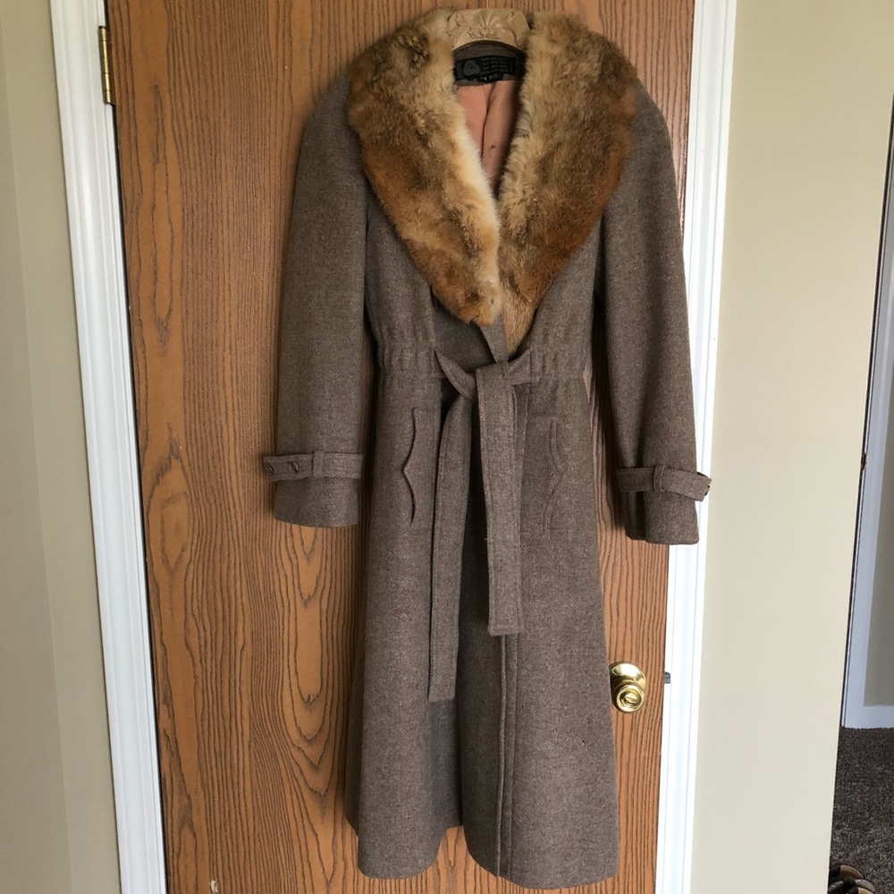 Vintage J.Gallery 100% wool coat with fur trim